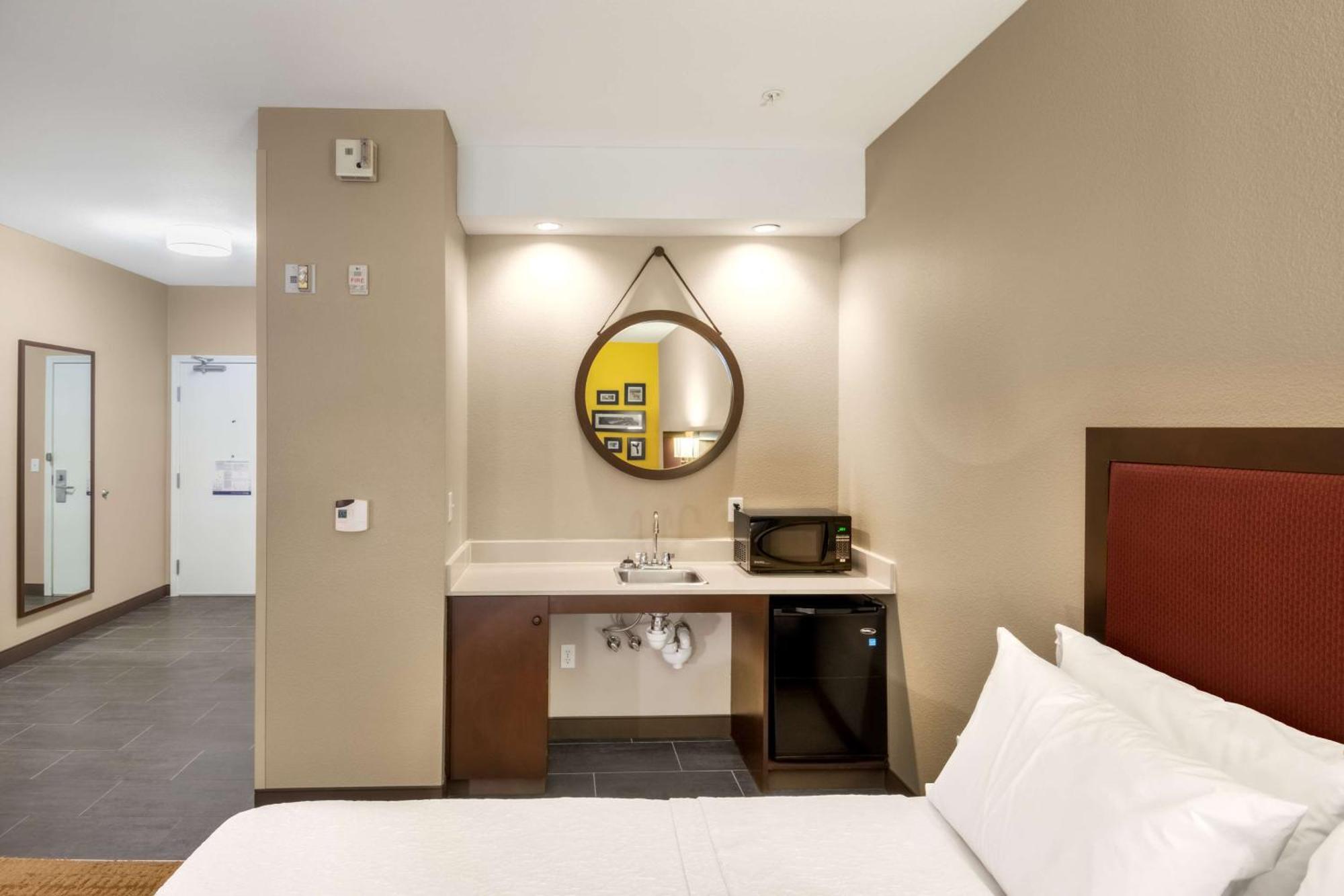 Hampton Inn Laramie Exterior photo