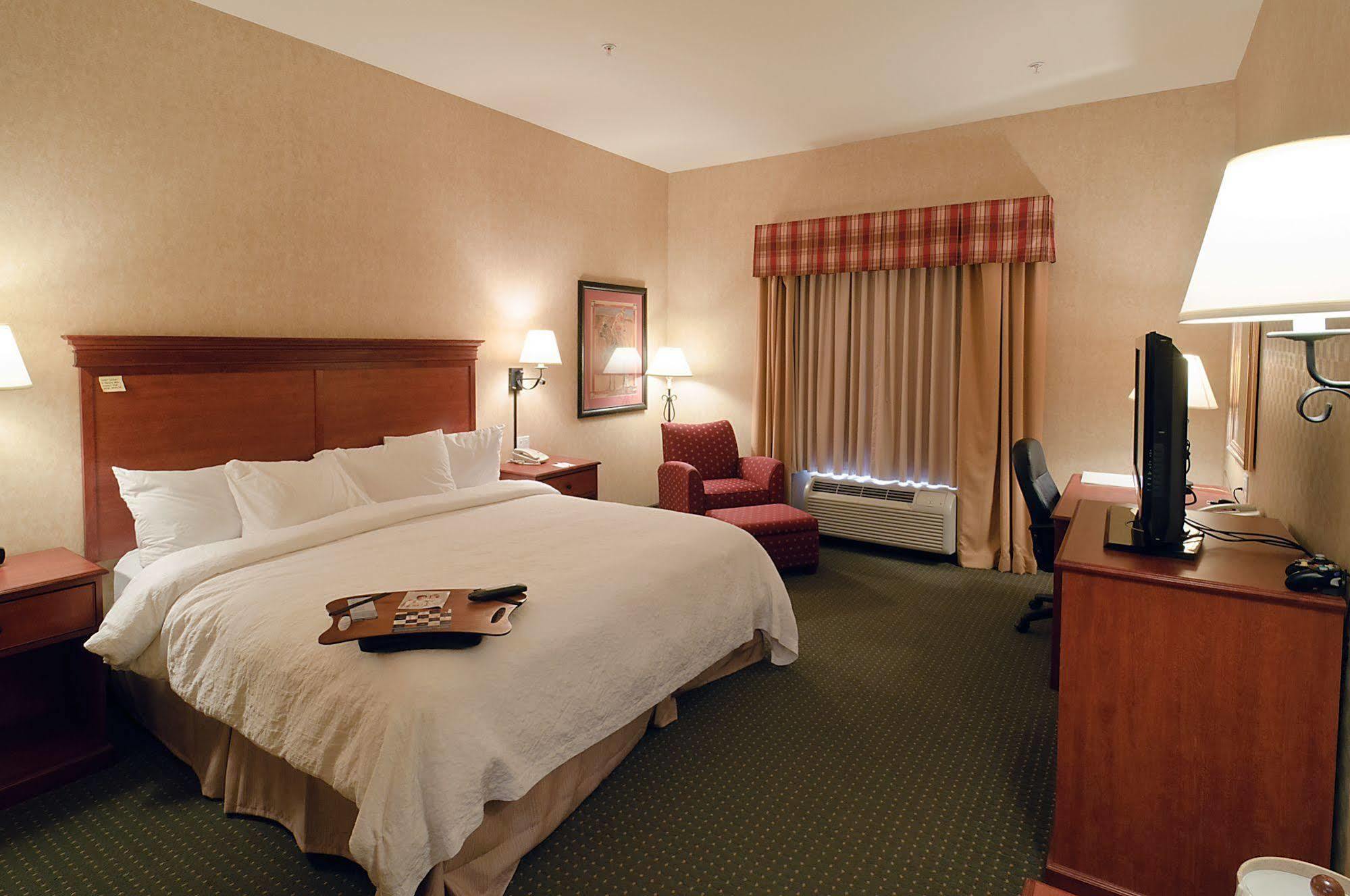 Hampton Inn Laramie Exterior photo