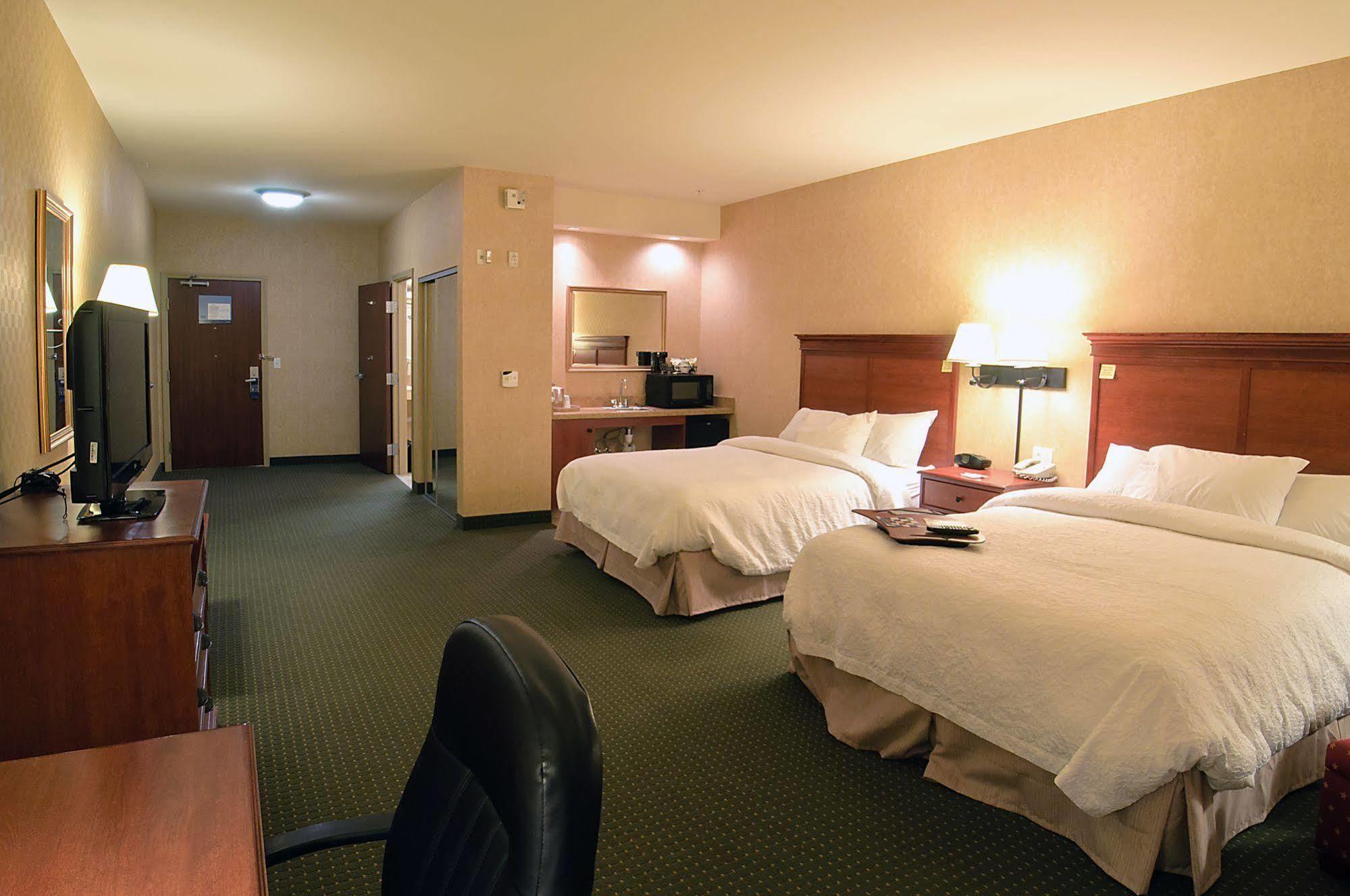 Hampton Inn Laramie Exterior photo
