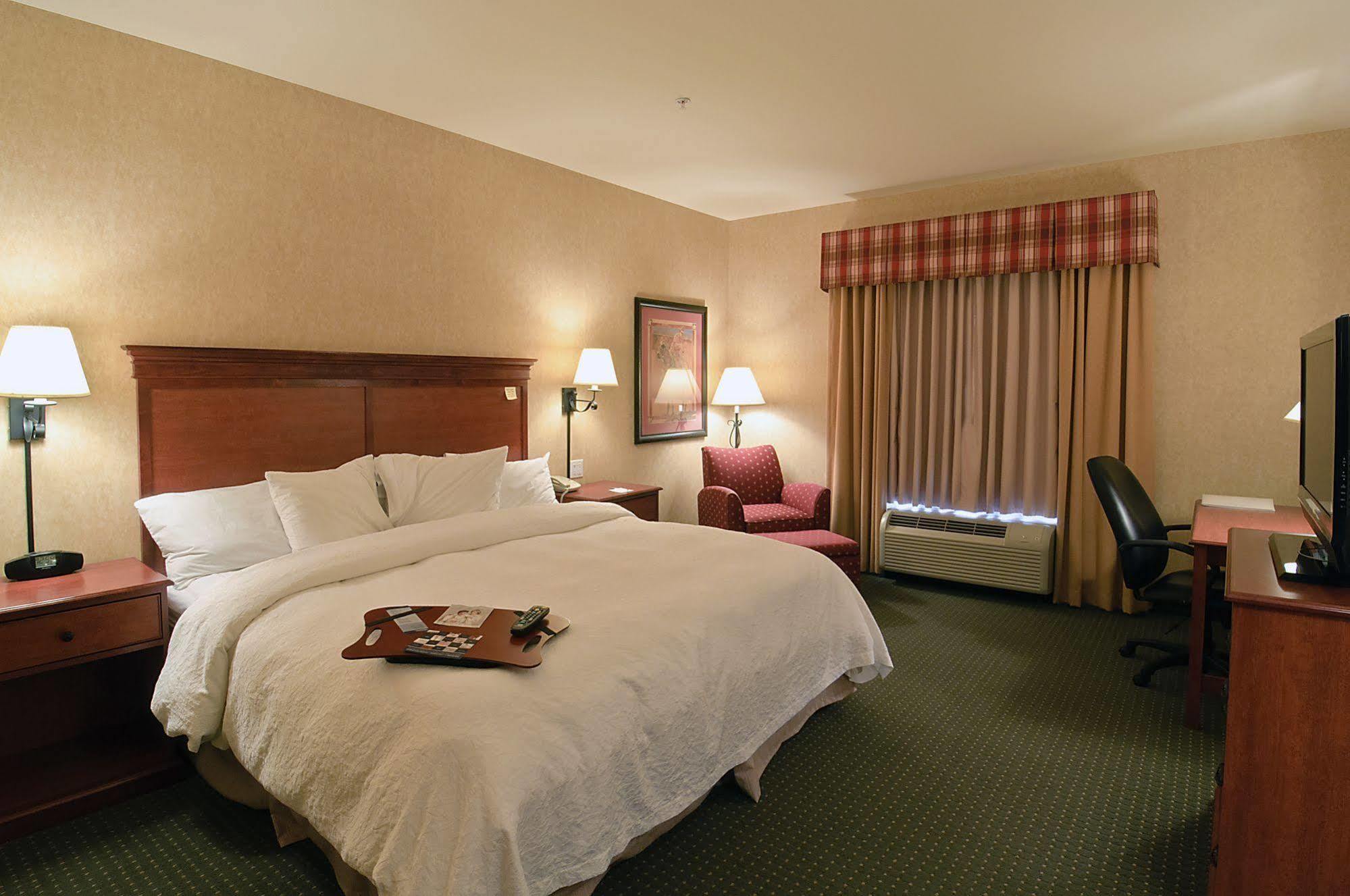 Hampton Inn Laramie Exterior photo
