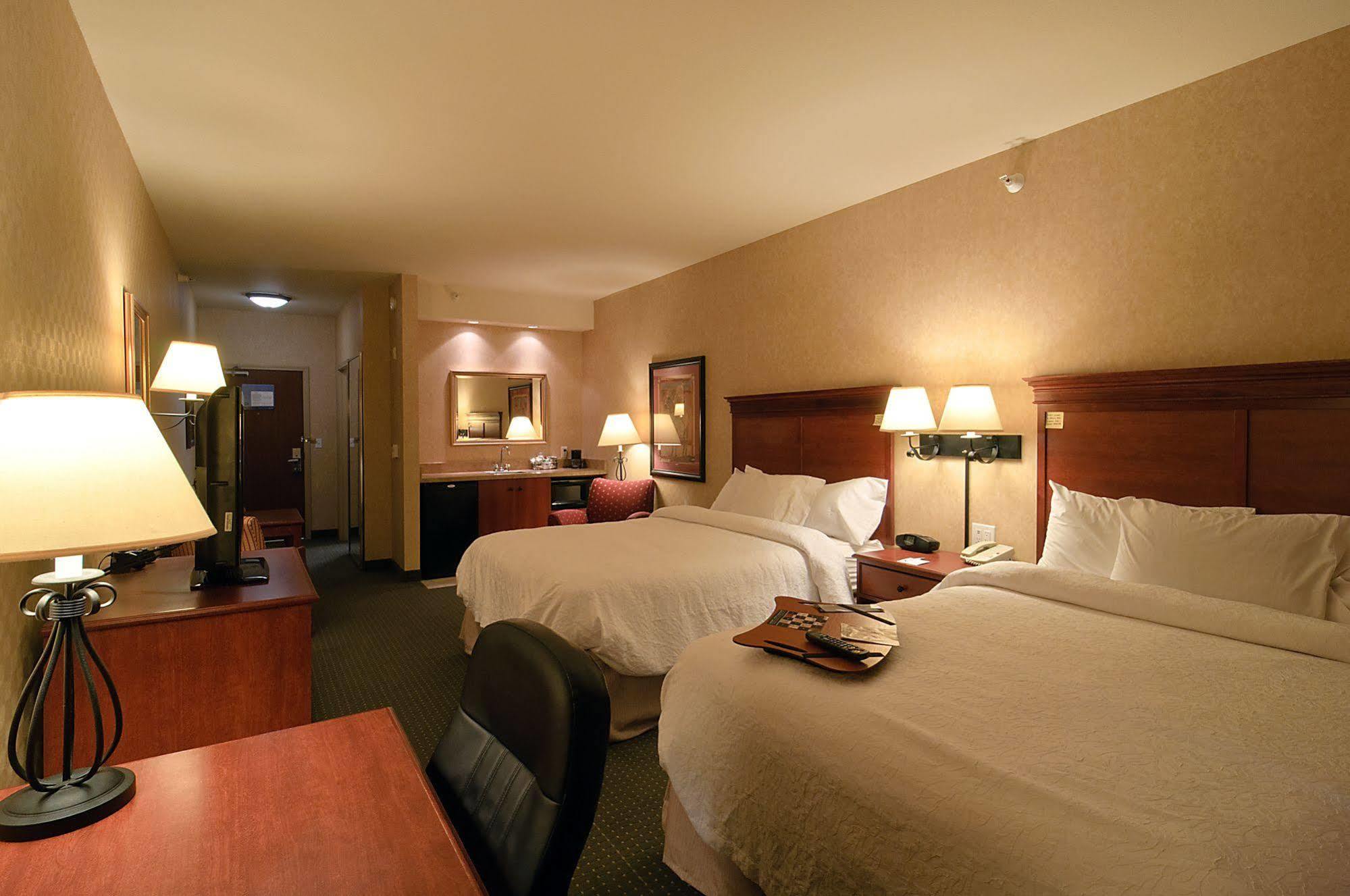 Hampton Inn Laramie Exterior photo